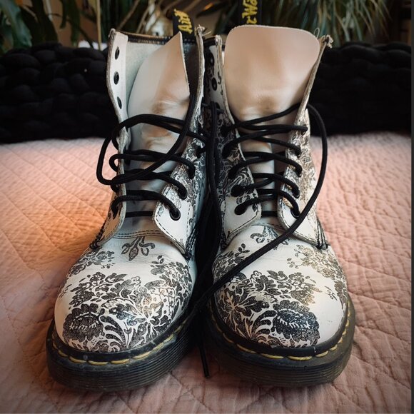 Vintage Dr Martens boots - Black White Floral - 9 US W - Picture 2 of 9